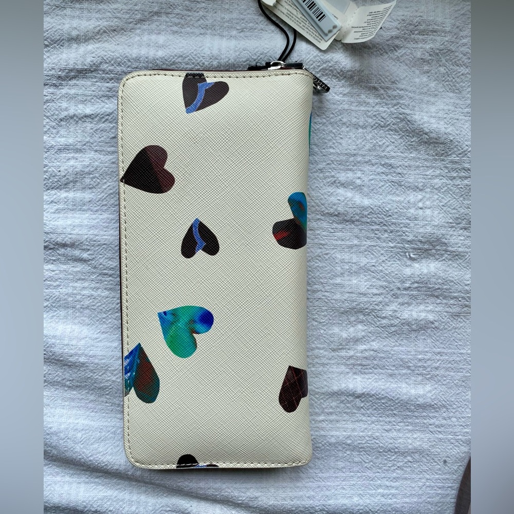 Heart Patterned Cream Wallet - Picture 2 of 5